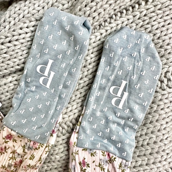 Posh Peanut Blair Floral One piece Convertible Footed Sleeper 2T Bamboo Pajamas - Picture 6 of 7